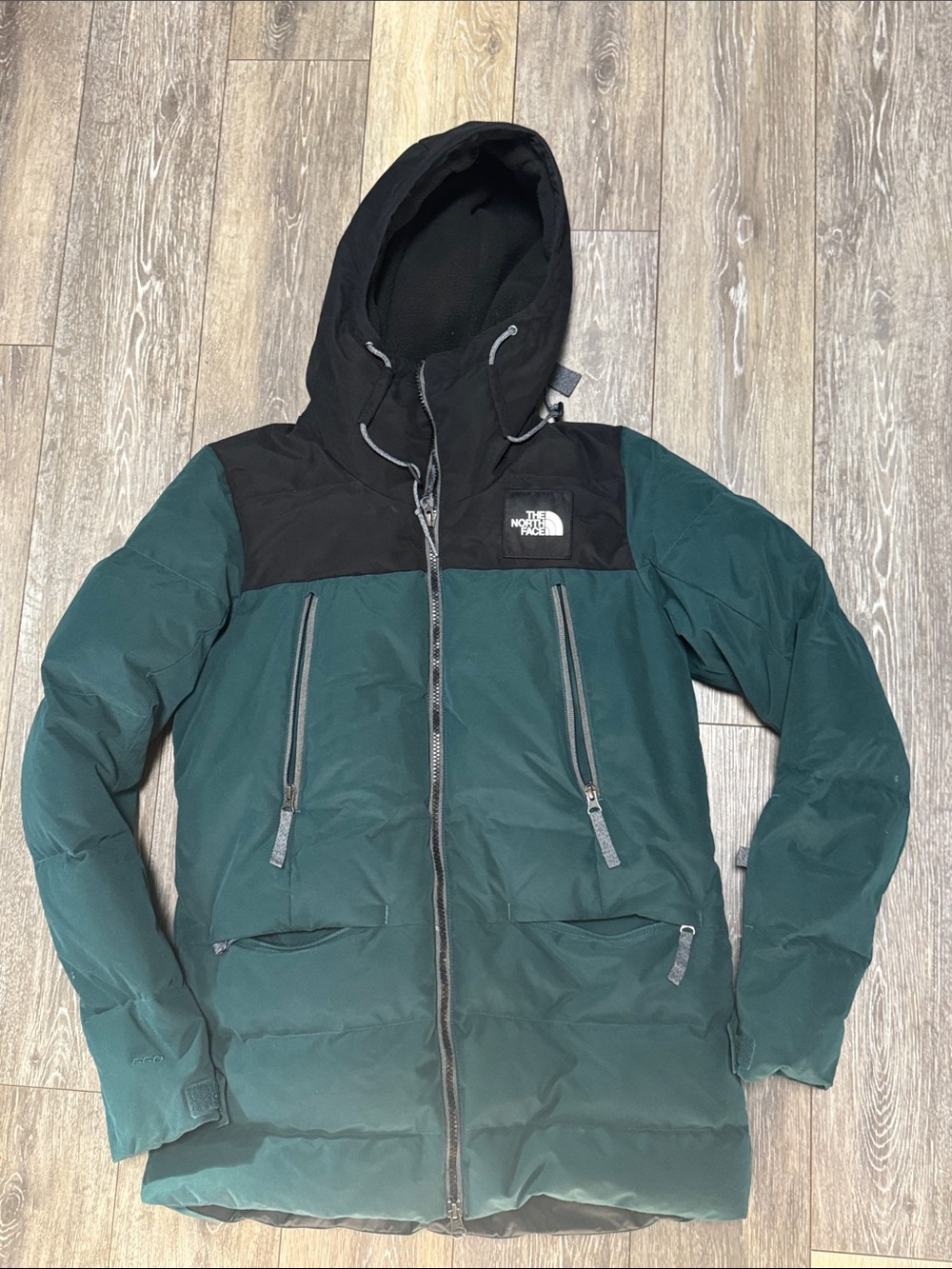 The North Face Forest Green and Black Hooded Puffer Jacket